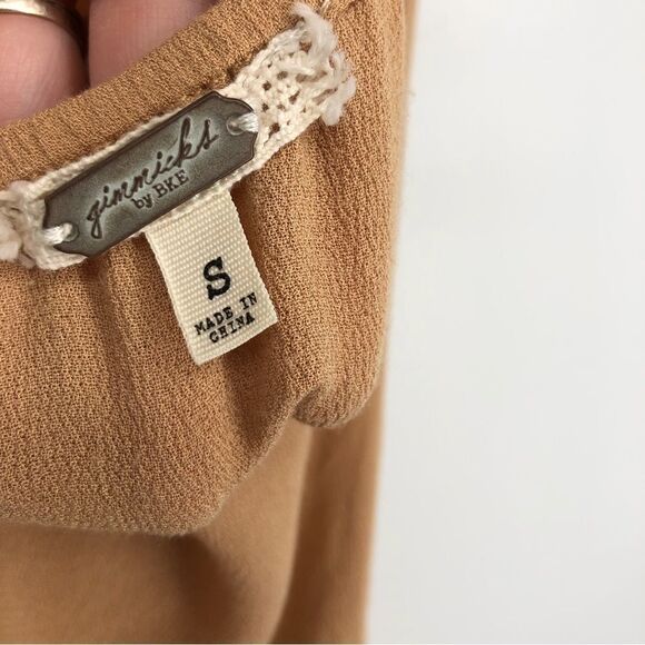 BKE Gimmicks High‎ Neck Tank Top Size Small - Picture 4 of 8